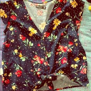 Super cute blouse, short sleeve